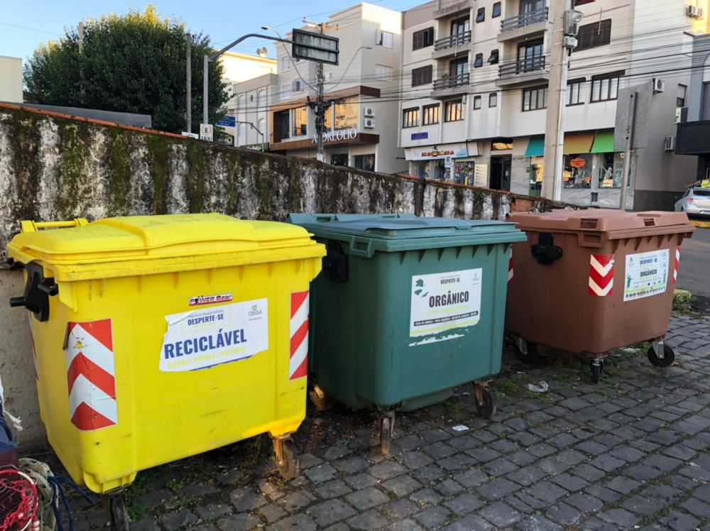 Novos containers de lixo são instalados na rodoviária de Garibaldi