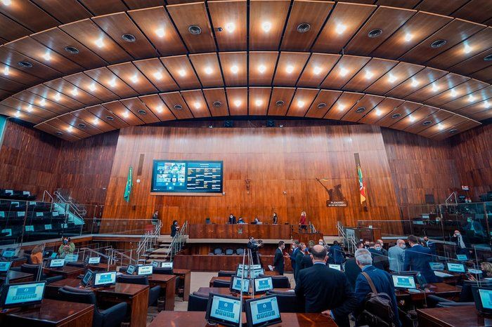 Assembleia Legislativa acaba com aposentadoria de ex-governadores