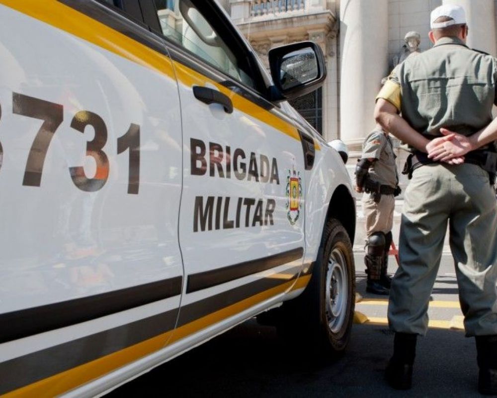 Brigada Militar aborda cerca de 50 pessoas em aglomeração no bairro Ferroviário