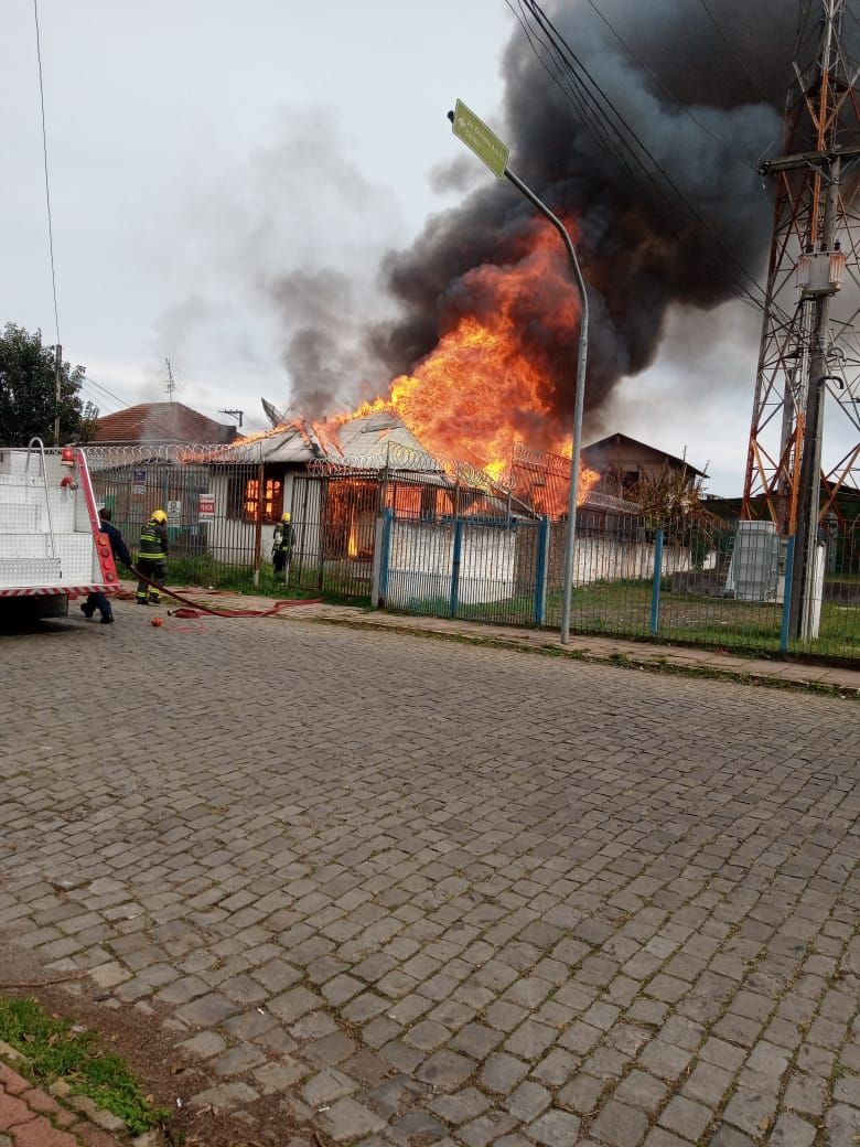 Incêndio destrói residência em Bento Gonçalves