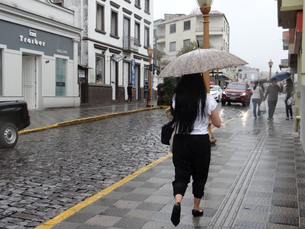 Semana inicia chuvosa na Serra