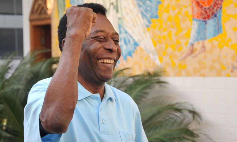 Pelé agradece carinho e diz estar "mais jovem" ao completar 81 anos