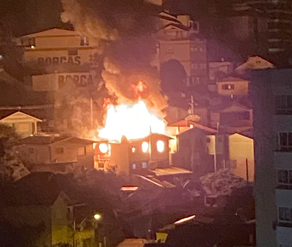 Incêndio destrói casa em Bento Gonçalves