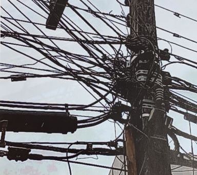 Fios inutilizados da rede elétrica serão retirados até o fim do mês em Bento