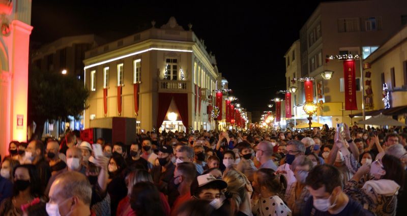 Abertura do Natal Borbulhante leva multidão ao Centro Histórico