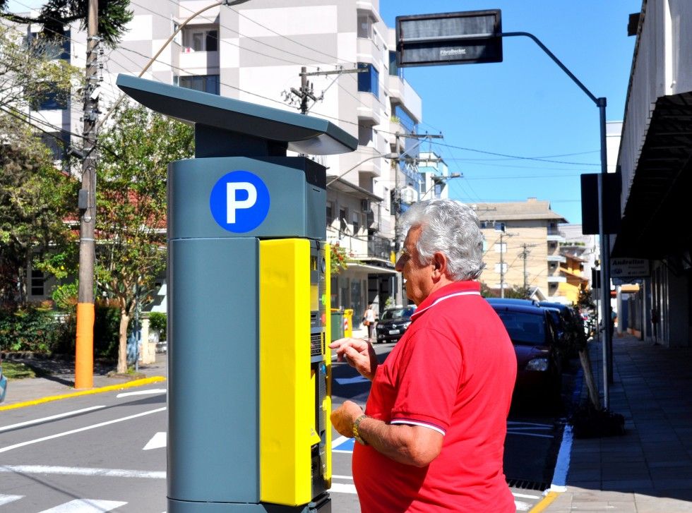 Em Carlos Barbosa, estacionamento da área Azul terá novas tarifas