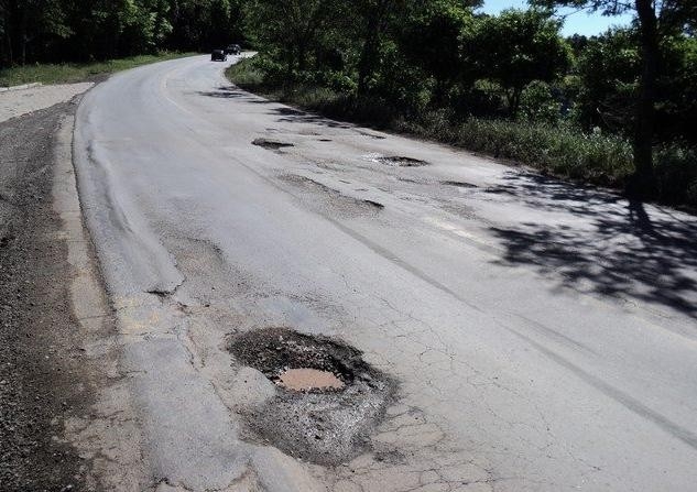 Aumenta a quantidade de buracos nas rodovias da Serra