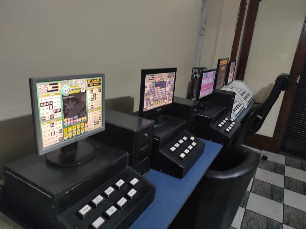 Máquinas de jogos de azar são apreendidas em Bento 