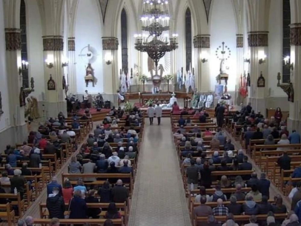 Missa marca abertura da 76ª Festa em Honra a Cristo Rei em Bento Gonçalves