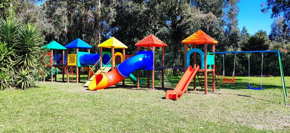 Parques infantis de Carlos Barbosa contam com novos brinquedos