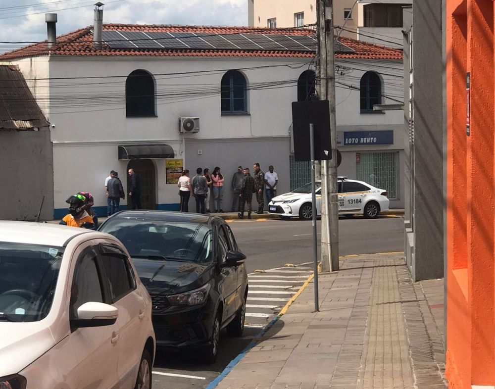 Homem é assassinado em restaurante no Centro de Bento Gonçalves