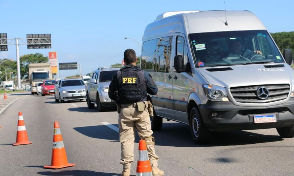 Policia Rodoviária Federal  ampliará fiscalização nas estradas neste feriado