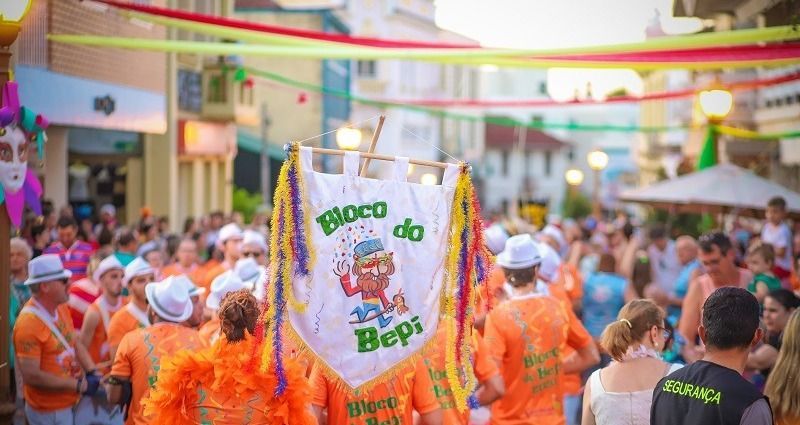 Carnaval Retrô ocorre neste sábado em Garibaldi