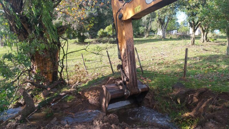 Rompimento de adutora causa falta de água em Farroupilha