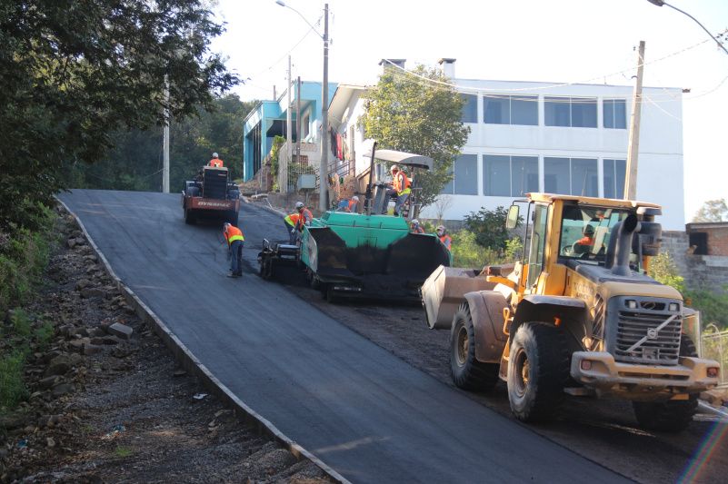 Bairro Vale Verde recebe segunda etapa de asfaltamento