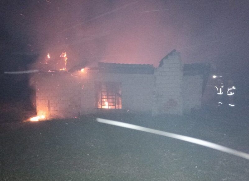 Residência é consumida pelo fogo em Linha Paese