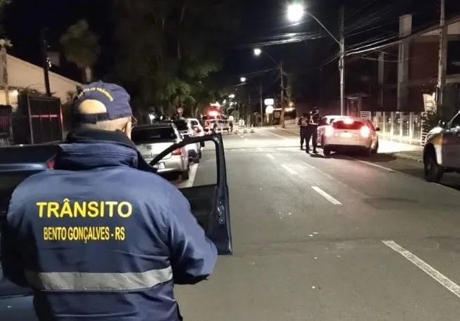 Operação Balada Segura flagra 10 motoristas embriagados em Bento