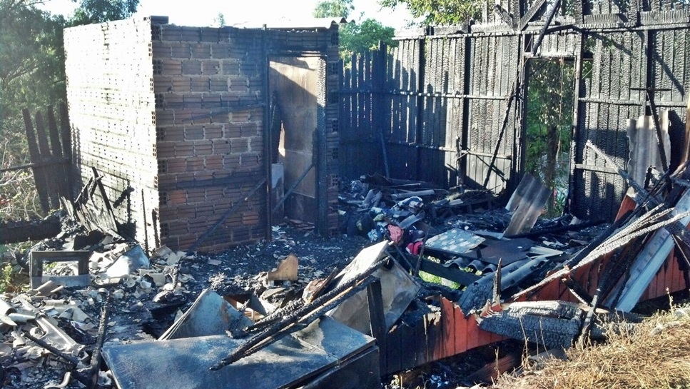 Incêndio destrói casa na comunidade de São Miguel em Garibaldi