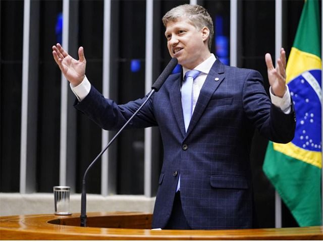 Conselho de Ética aprova suspensão do Deputado Marcel Van Hattem