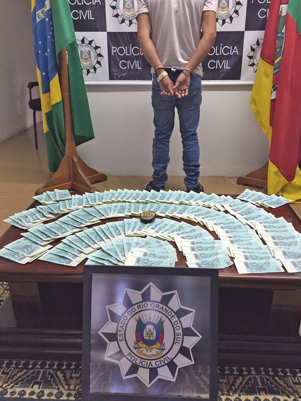 Polícia apreende quase R$ 15 mil em dinheiro falso em Bento Gonçalves