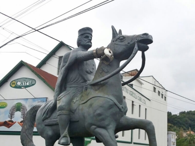 Espada do monumento a  Garibaldi é novamente alvo de vândalos