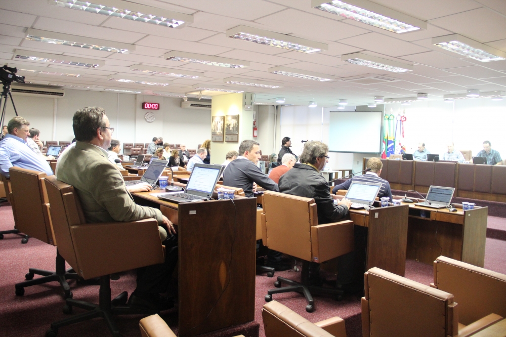 Câmara de Bento aprova dois projetos e 34 proposições em sessão ordinária