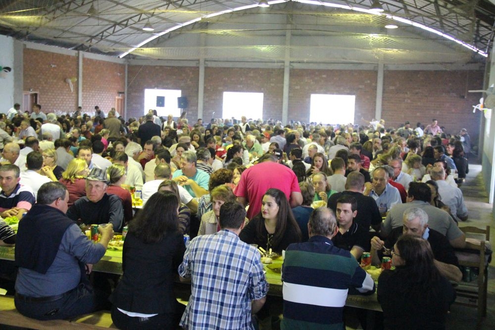Linha Camargo realizou a 14ª Festa dos Tratores