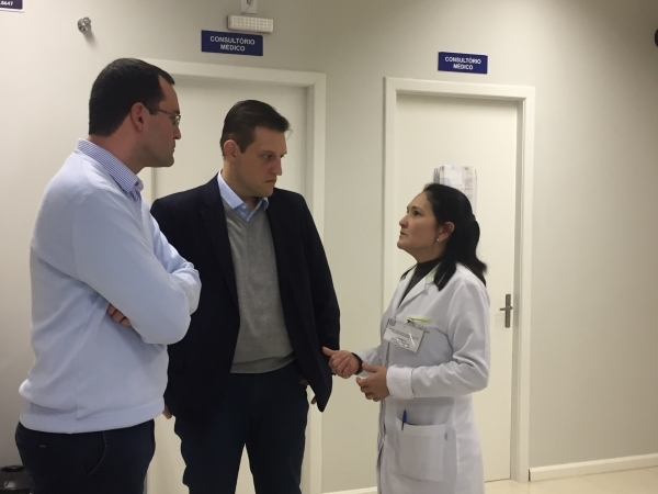 Prefeito Pasin e secretário de saúde visitam unidades de saúde em Bento