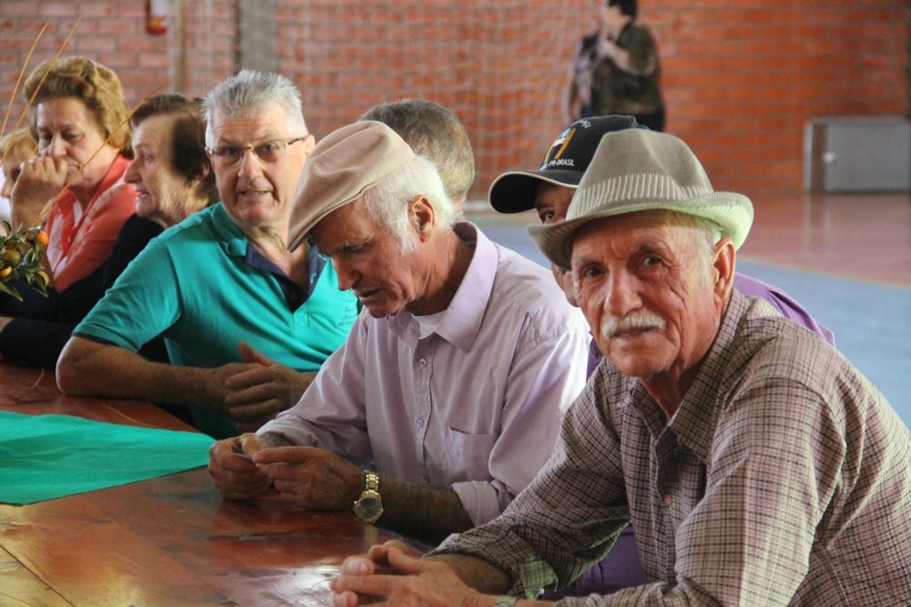 Dia dos Avós reuniu cerca de 300 idosos em São José de Costa Real