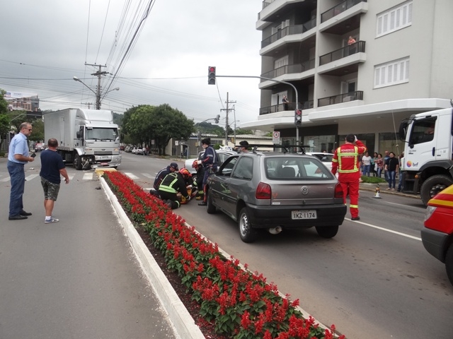 Acidente de trânsito envolve quatro veículos em Garibaldi