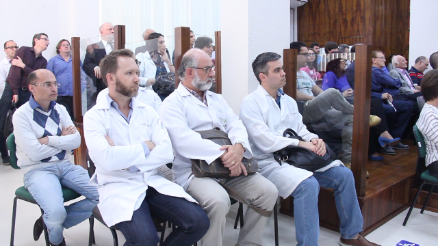 Membros do Hospital São Roque participam de Sessão Ordinária