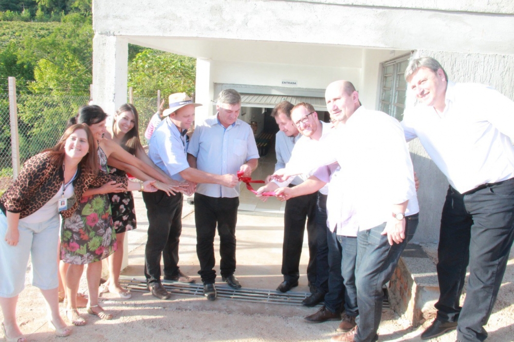 Primeira Agroindústria Familiar é inaugurada em Bento