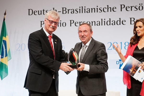 Junto com presidente da Bosch, Clóvis Tramontina é homenageado na Alemanha