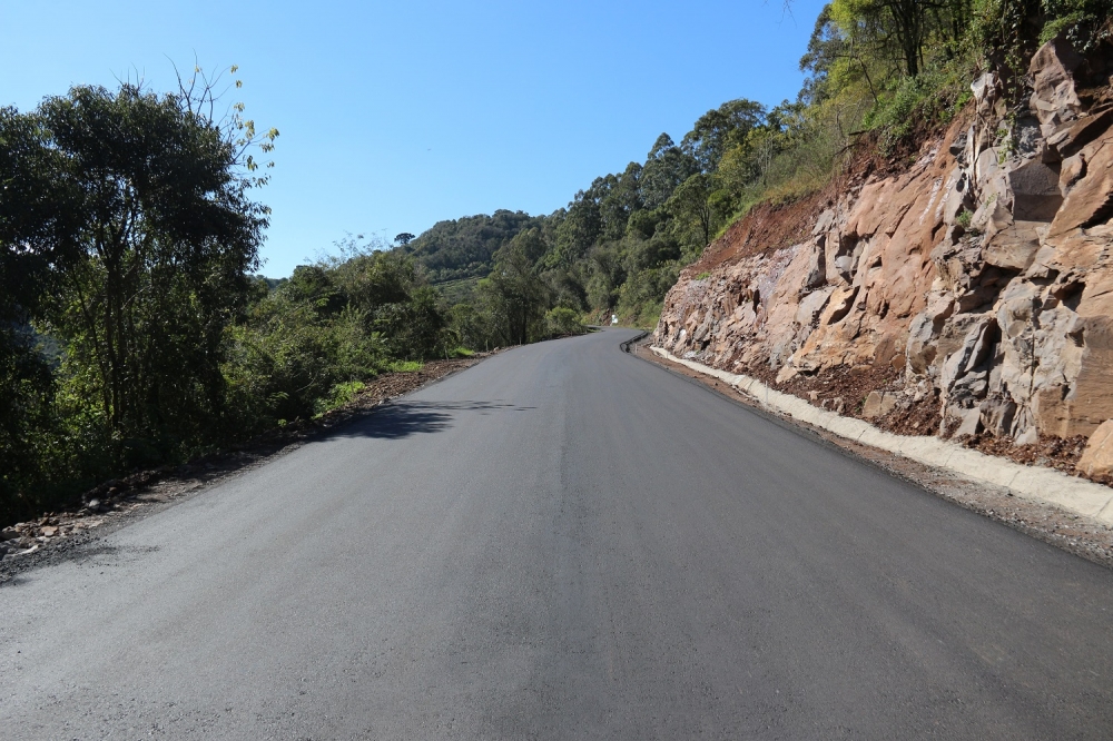 Concluída pavimentação da Estrada Araripe/Araújo em Garibaldi