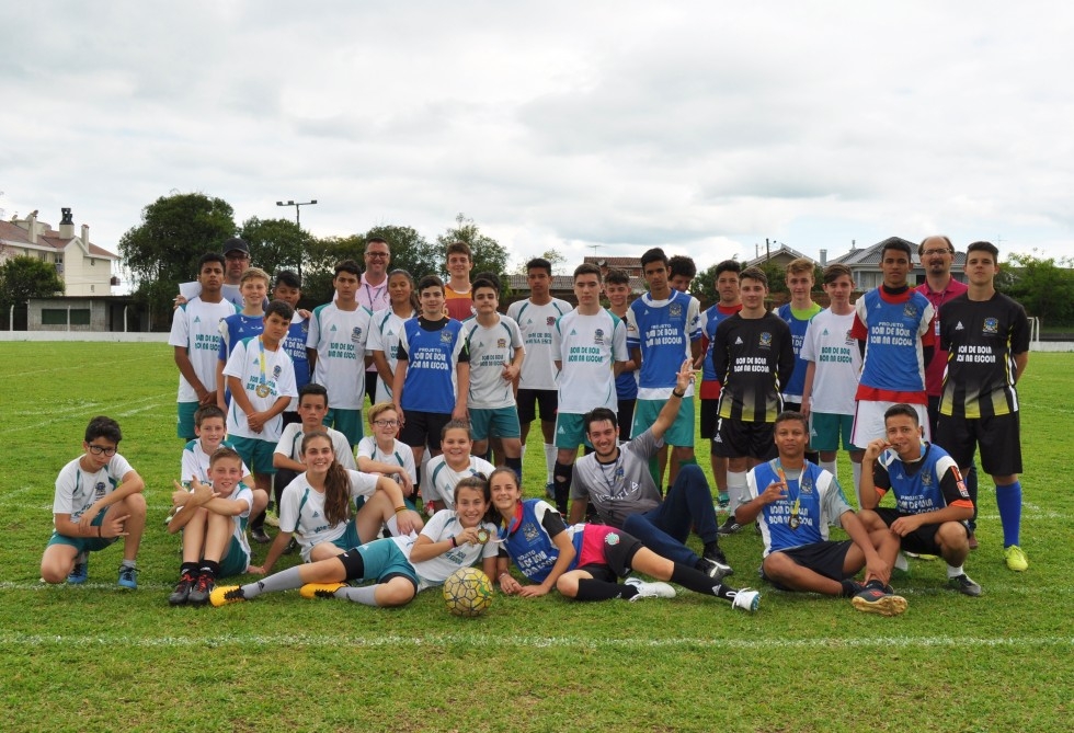 Amistosos movimentam o Bom de Bola, Bom na Escola em Carlos Barbosa