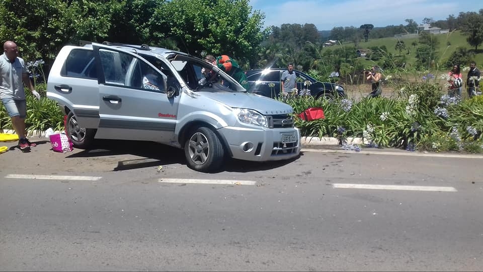 Grave acidente interrompeu BR 470 em Carlos Barbosa
