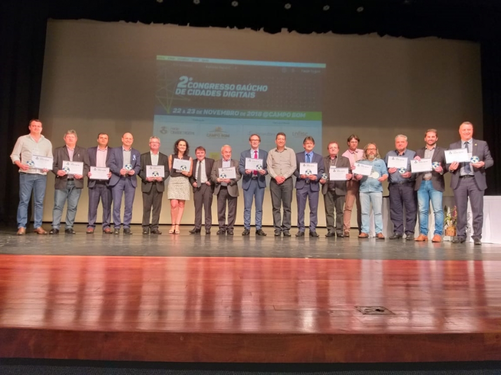 Prefeitos de Garibaldi, Carlos Barbosa e Bento recebem prêmio "Prefeito Inovador 2018"