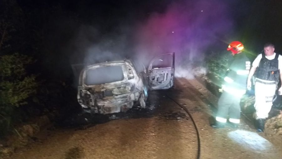 Veículo furtado na região metropolitana é encontrado em chamas no interior de Garibaldi