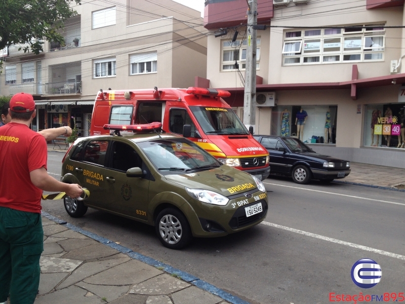 Rompimento de cabo de energia provoca incidente em Carlos Barbosa