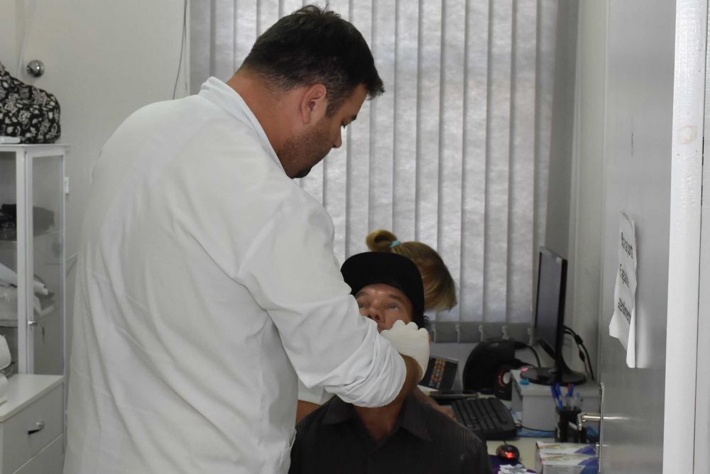 Imigrante foca em programa de saúde bucal