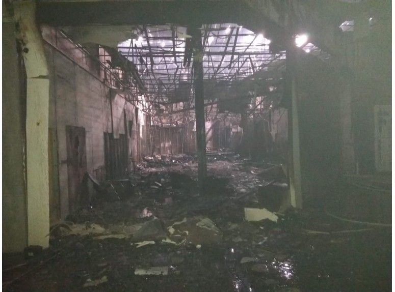 Shopping de Farroupilha fica parcialmente destruído após incêndio