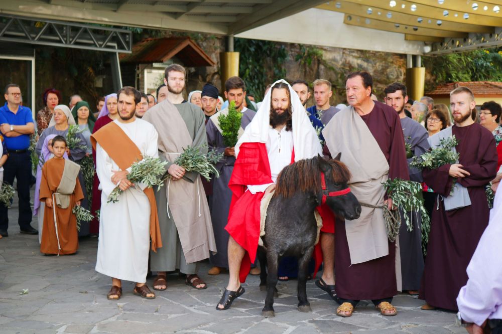 Procissão de Ramos abriu a Semana Santa em Garibaldi