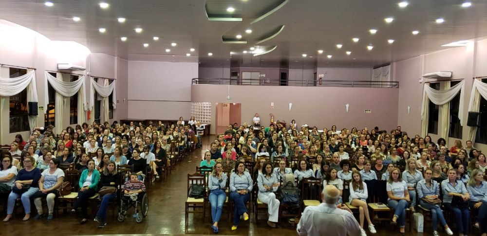 Mais de 400 pessoas participam de seminário sobre autismo