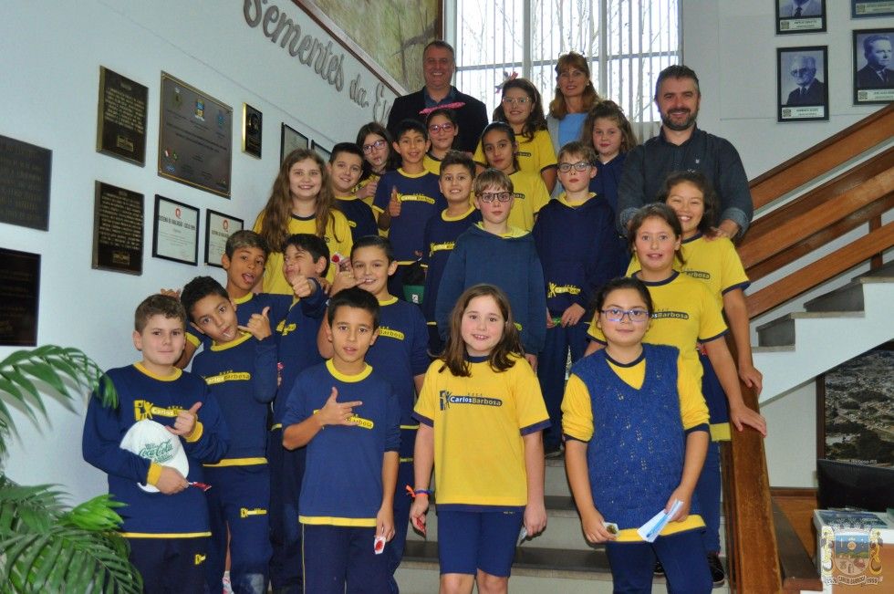 Prefeito Zibetti recebe alunos do 4º ano da EEEF Carlos Barbosa