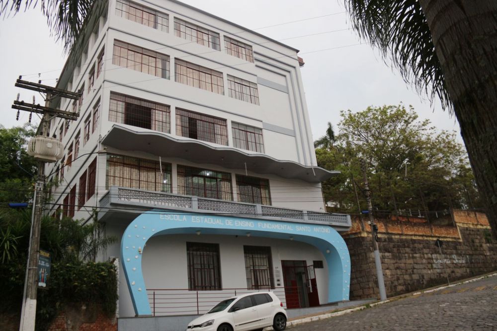 Prefeitura de Garibaldi compra prédio da Escola Santo Antônio