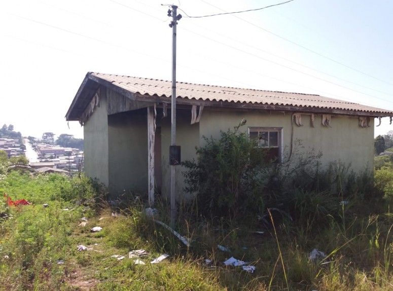 Casas construídas para PMs estão abandonadas em Farroupilha