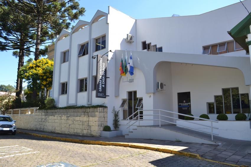 Prefeitura e Câmara de Vereadores gastam juntas mais de 177 mil com mídia em rádio de Garibaldi