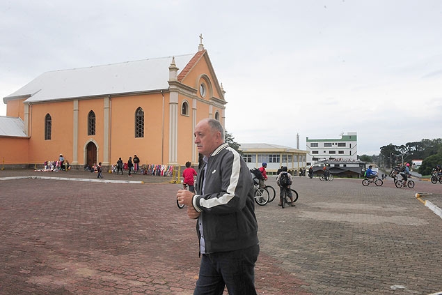 Antes da convocação, Felipão visita Santuário de Caravaggio em Farroupilha