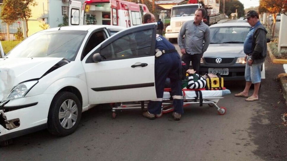 Acidente com Três veículos deixa duas pessoas feridas em Garibaldi