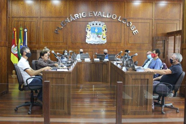 Câmara de Carlos Barbosa volta a permitir presença de público nas sessões